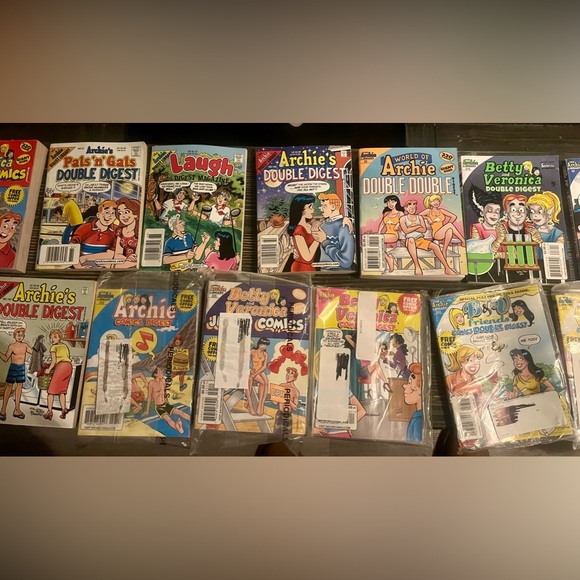 Set of 18 Vintage Betty & Veronica and Archie & Jughead Comic Books - Mint - Picture 4 of 6